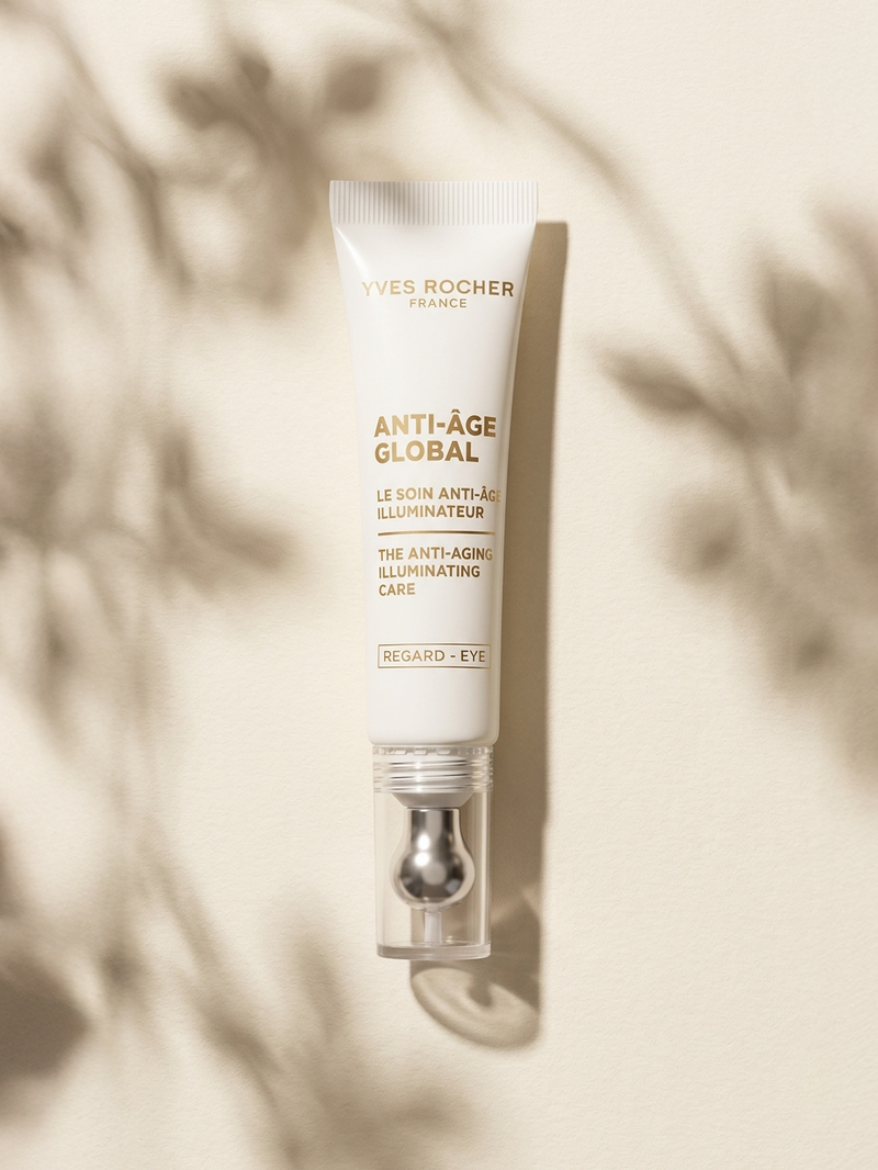 The Illuminating Eye Cream With The Cooling Metal Applicator Tip